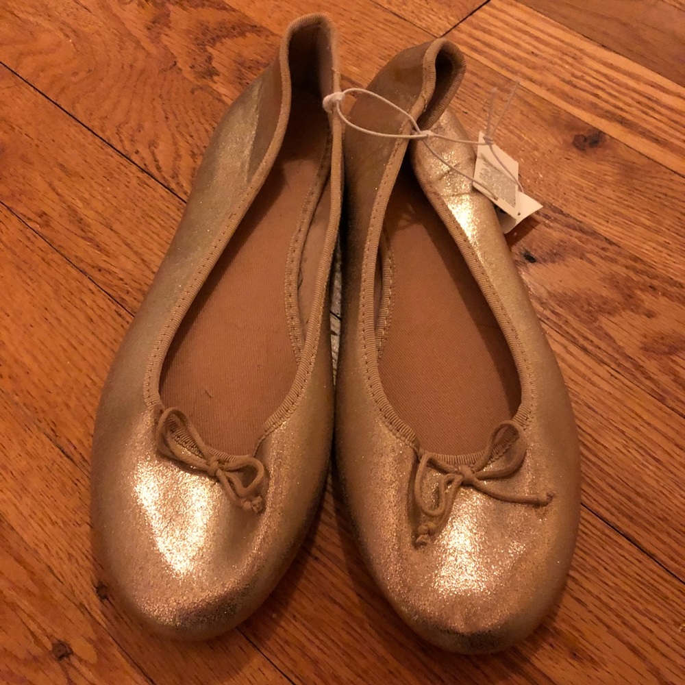 NWT Old Navy Gold Ballet Flats